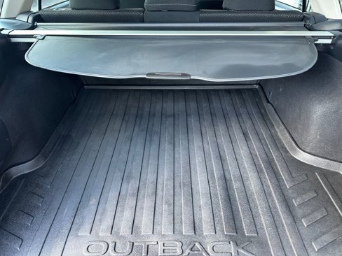 Used 2019 Subaru Outback 2.5i image 12