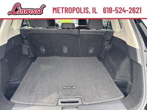 Used 2023 Nissan Rogue SV image 11