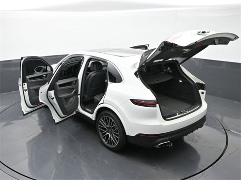 Certified 2021 Porsche Cayenne image 32