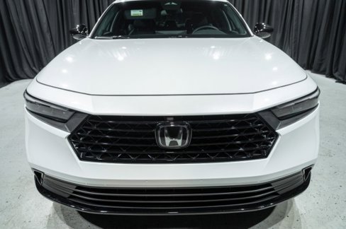 Used 2025 Honda Accord Sport image 2