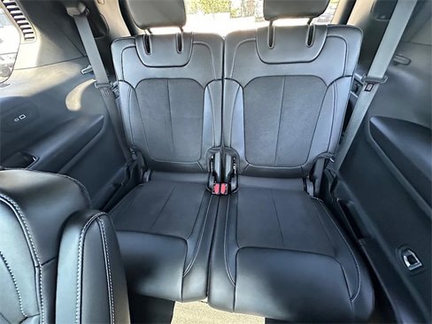 Used 2023 Jeep Grand Cherokee L Laredo image 15