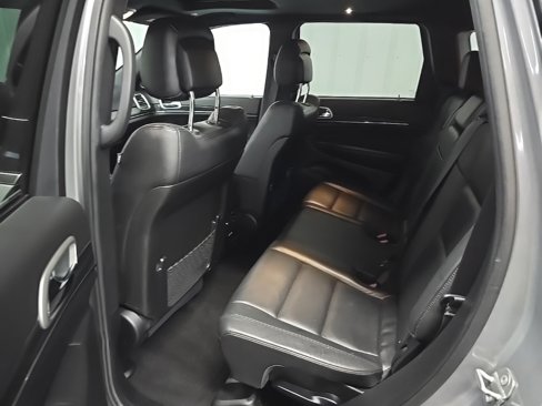 Used 2021 Jeep Grand Cherokee Limited image 32