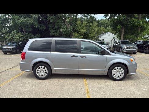 Used 2019 Dodge Grand Caravan SE image 6