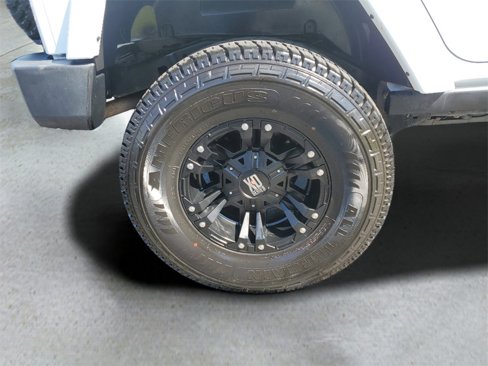 Used 2018 Jeep Wrangler Unlimited Rubicon w/ Connectivity Group image 5