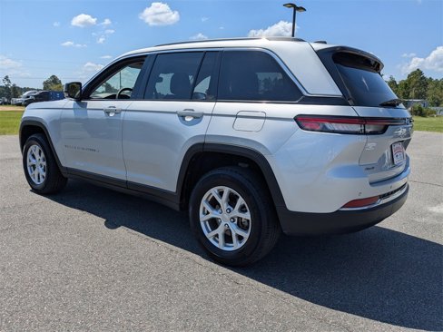Used 2023 Jeep Grand Cherokee Limited image 6
