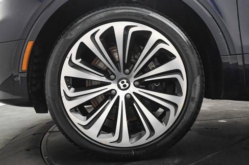 Used 2023 Bentley Bentayga image 6