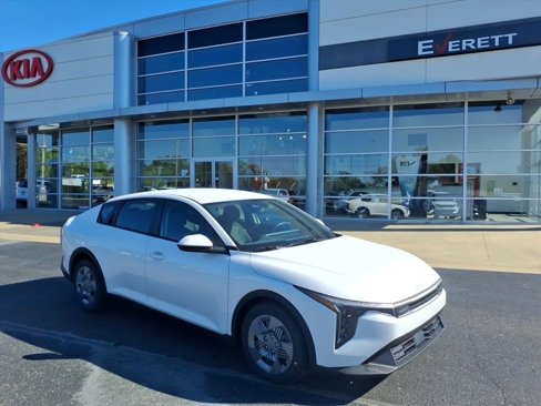 New 2025 Kia K4 LX image 2