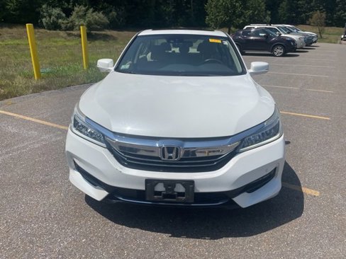 Used 2017 Honda Accord Touring image 8