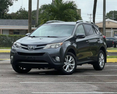 Used 2015 Toyota RAV4 Limited image 1