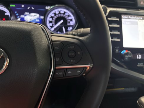 Certified 2020 Toyota Camry XLE image 24