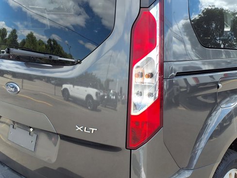 Used 2020 Ford Transit Connect XLT image 22