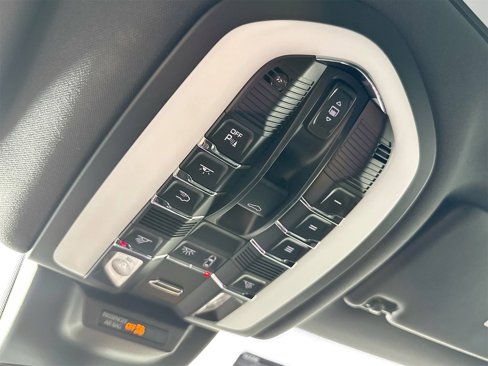 Certified 2024 Porsche Macan image 26