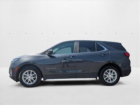 Used 2023 Chevrolet Equinox LT image 2
