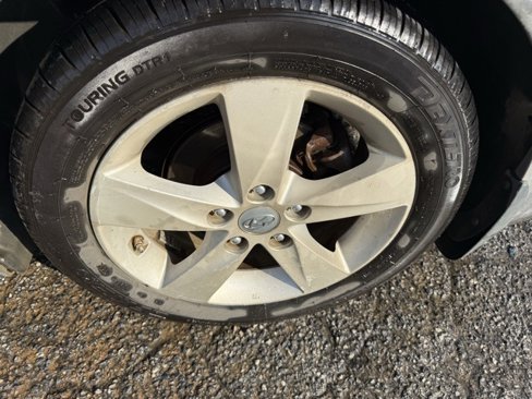 Used 2013 Hyundai Elantra GLS image 13