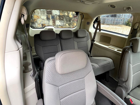 Used 2010 Chrysler Town & Country Touring image 49