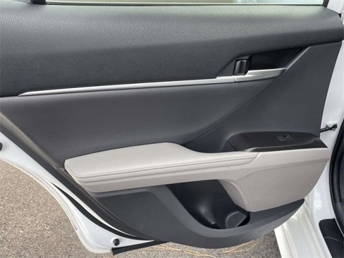 Used 2021 Toyota Camry XSE image 5