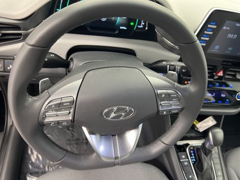 Used 2020 Hyundai Ioniq SEL image 21