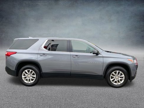 Used 2020 Chevrolet Traverse LS image 3