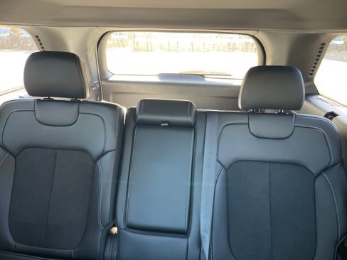 New 2025 Jeep Grand Cherokee Altitude image 10