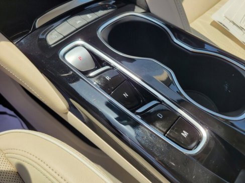 Certified 2021 Buick Envision Avenir w/ Technology Package II image 18