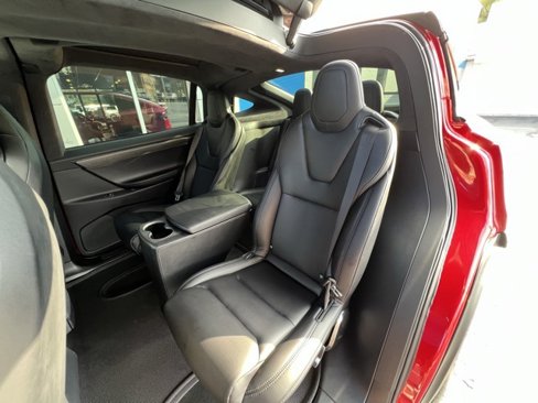 Used 2018 Tesla Model X image 21