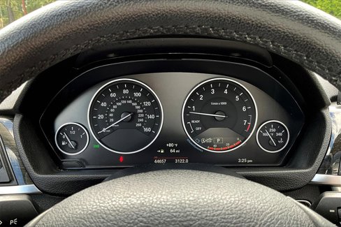 Used 2015 BMW 328i Sedan w/ Premium Package image 9