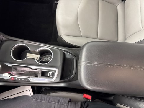 Used 2020 Chevrolet Equinox Premier image 23