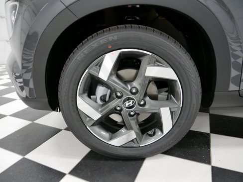 New 2025 Hyundai Venue SEL image 9