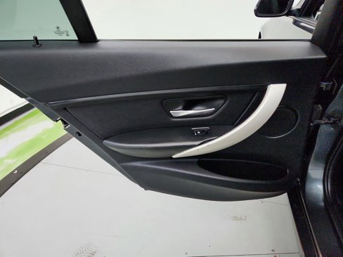 Used 2017 BMW 320i Sedan image 23