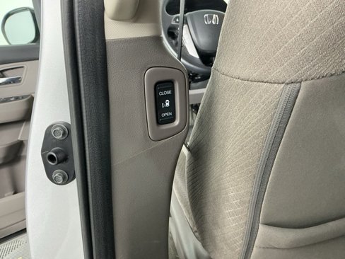 Used 2015 Honda Odyssey EX image 11