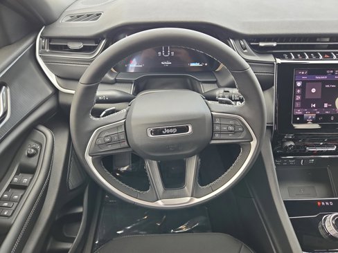 New 2025 Jeep Grand Cherokee L Laredo image 15