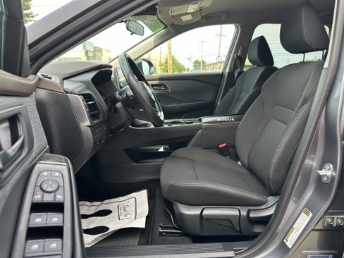 Used 2023 Nissan Rogue S image 12