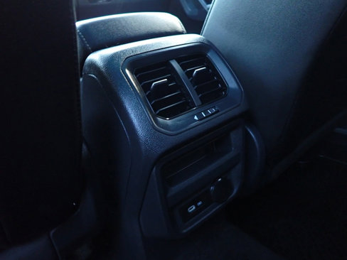 Used 2022 Volkswagen Tiguan SE R-Line image 20