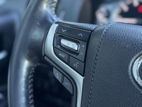 Used 2019 Toyota Land Cruiser image 20