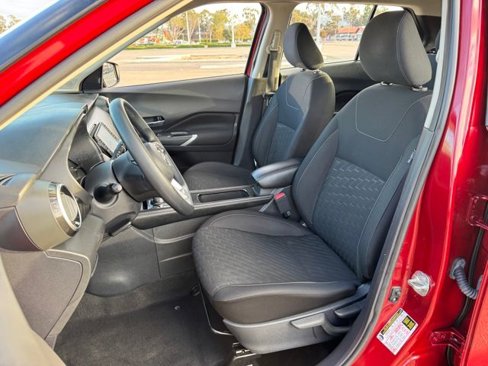 Used 2023 Nissan Kicks SV image 4