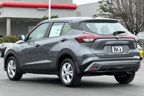New 2025 Nissan Kicks Play S image 6