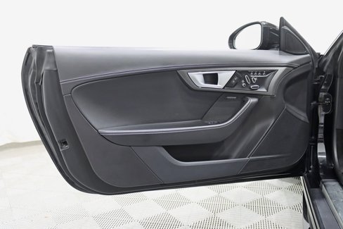 Used 2016 Jaguar F-TYPE R w/ Suedecloth Interior Pack image 28