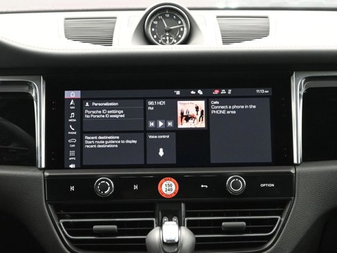Certified 2025 Porsche Macan image 22
