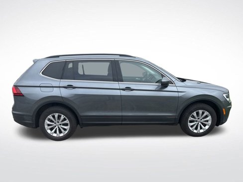 Used 2019 Volkswagen Tiguan SE image 2