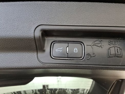 Used 2024 Ford Explorer Limited image 22