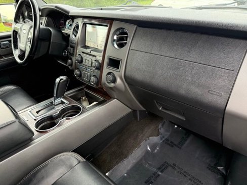 Used 2017 Ford Expedition Max Platinum image 12
