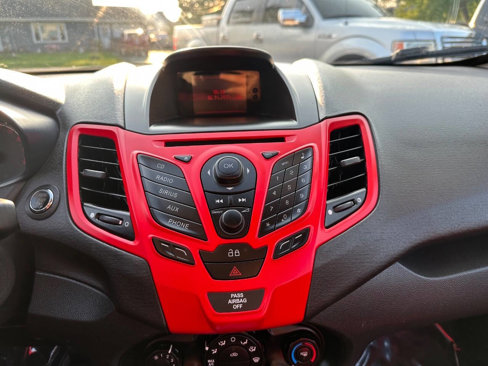 Used 2013 Ford Fiesta Titanium image 14