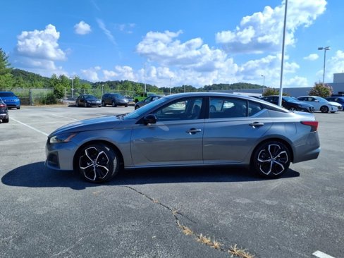 Used 2023 Nissan Altima 2.5 SR image 3