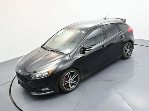 Used 2018 Ford Focus ST image 30