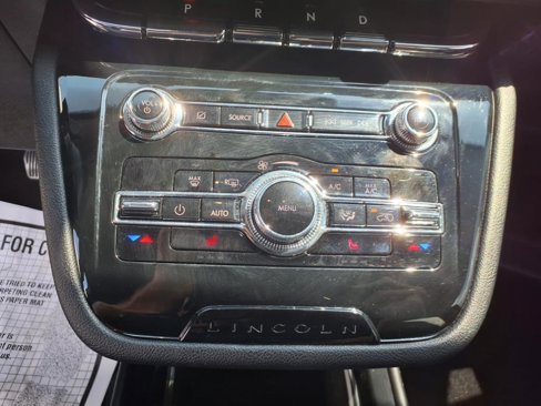 Used 2021 Lincoln Corsair AWD image 17
