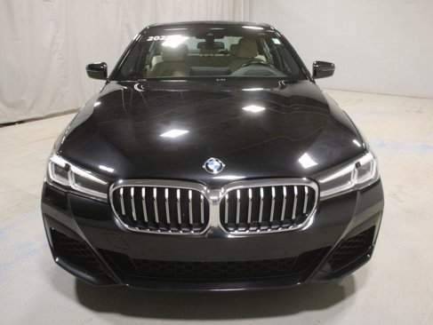 Used 2022 BMW 540i xDrive w/ M Sport Package image 3