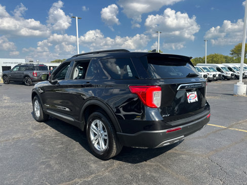 Used 2022 Ford Explorer XLT w/ Equipment Group 202A image 6