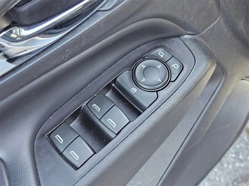 Used 2019 Chevrolet Equinox LT image 18