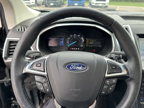 Used 2020 Ford Edge Titanium w/ Equipment Group 301A image 9