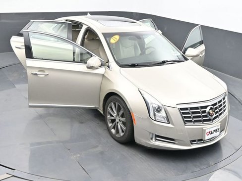 Used 2013 Cadillac XTS Luxury image 39